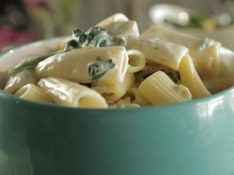 Spinach and Artichoke Dip Pasta
