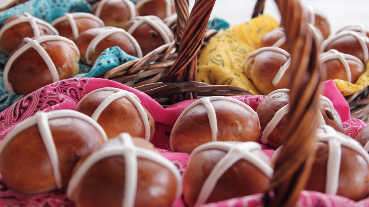 Ree's Hot Cross Buns