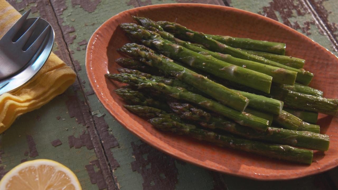 Asparagus with Hollandaise