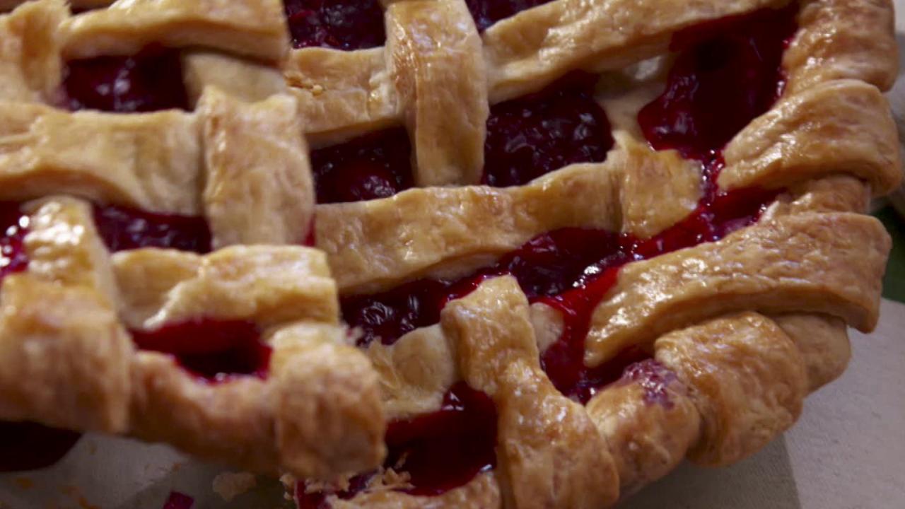 Cherry Pie with Ice Cream