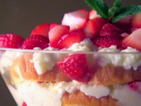 Lemon Mascarpone Trifle