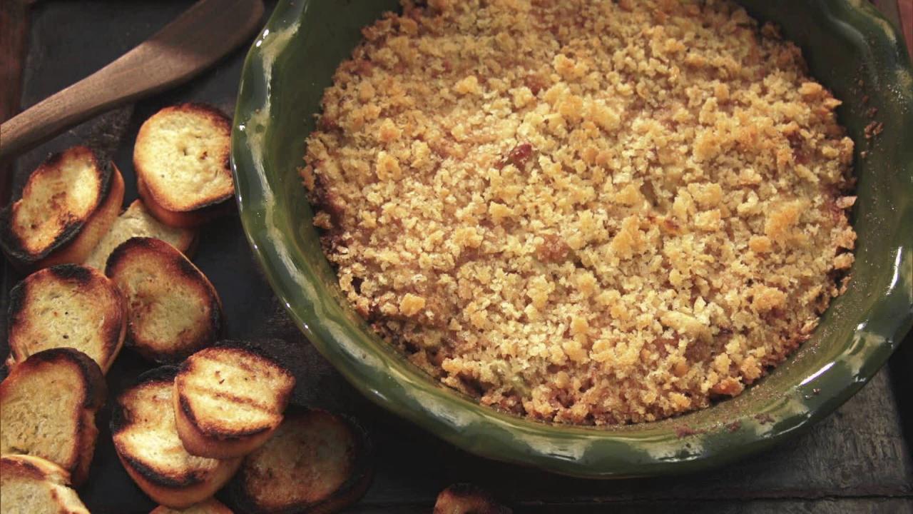 Warm and Cheesy Artichoke Dip