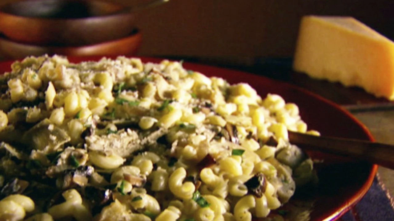 Quick Thimble Pasta With Sauce