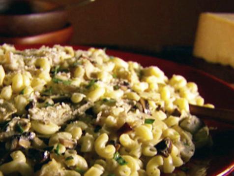 Quick Thimble Pasta With Sauce