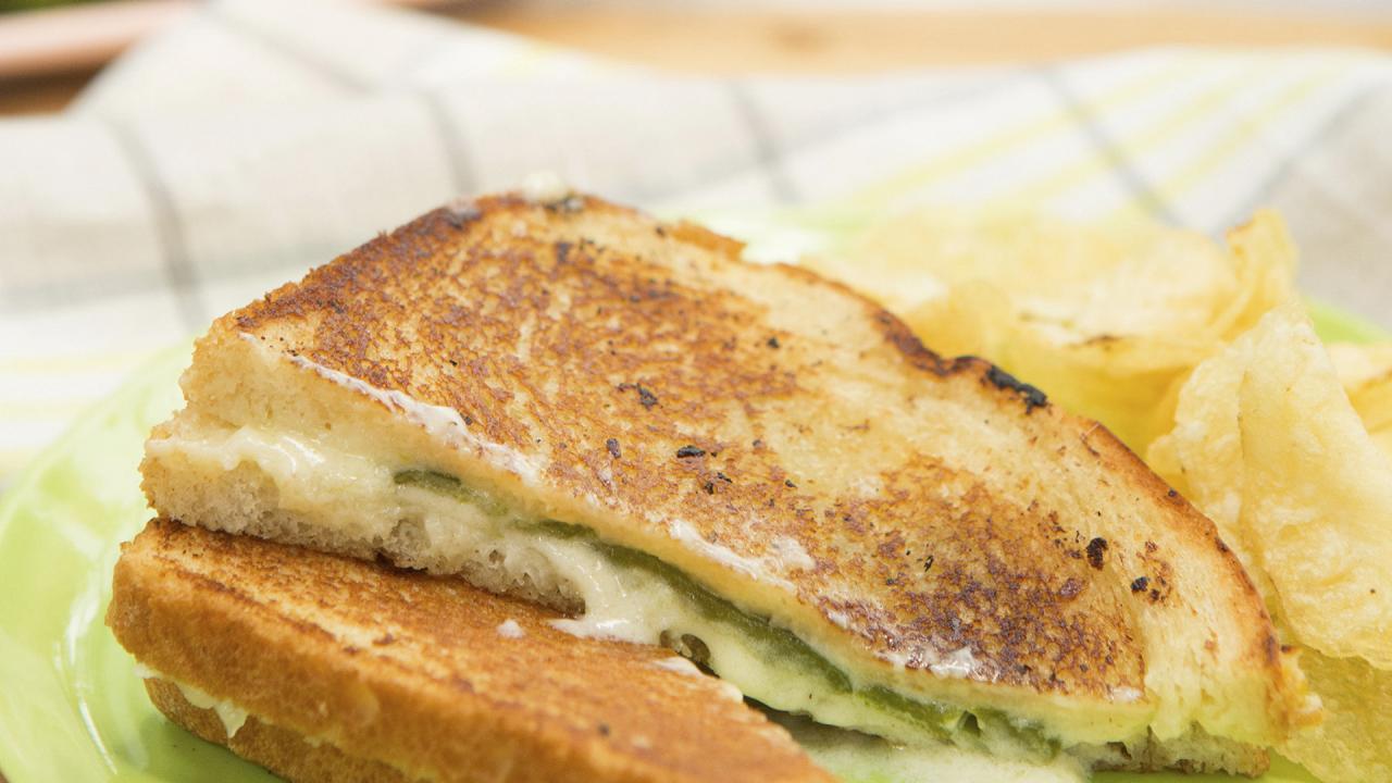 Jalapeno Popper Grilled Cheese