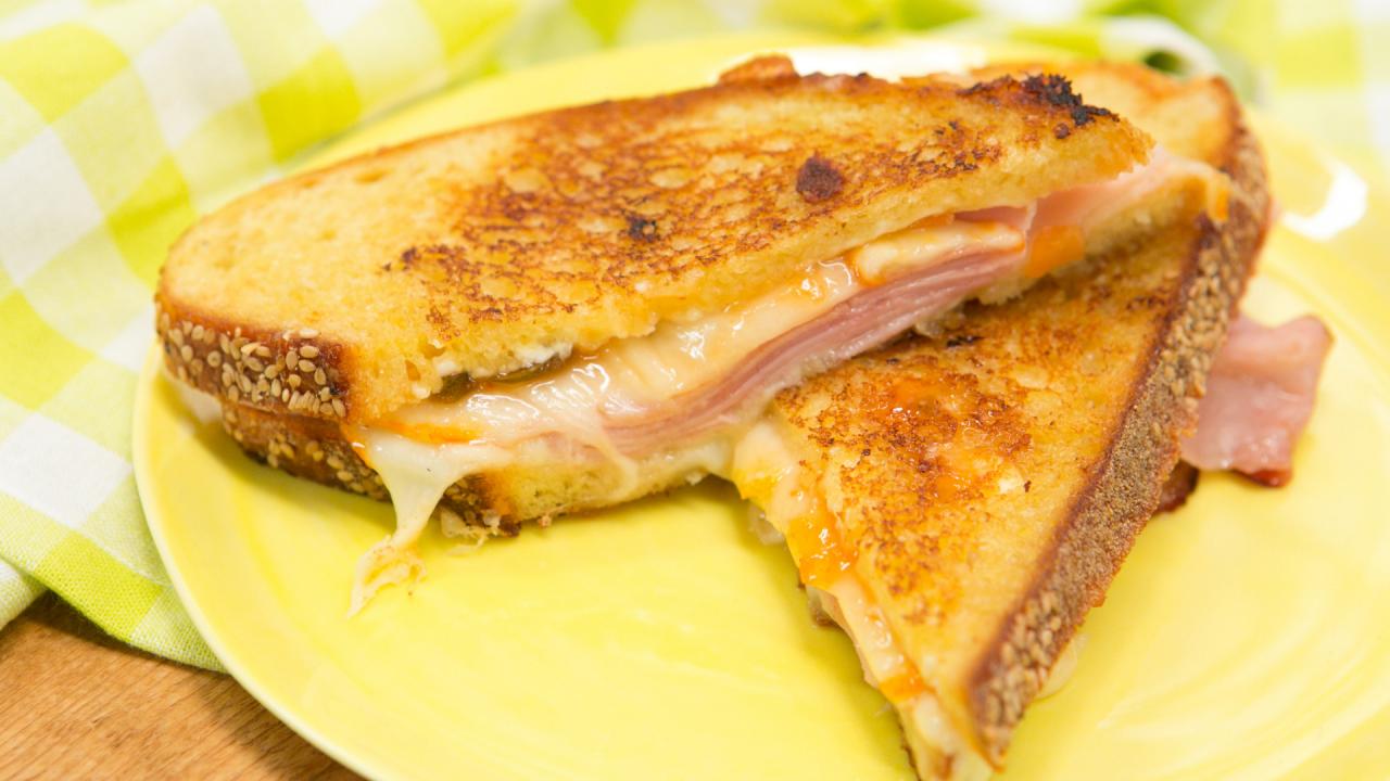 Pepper Jelly Grilled Cheese