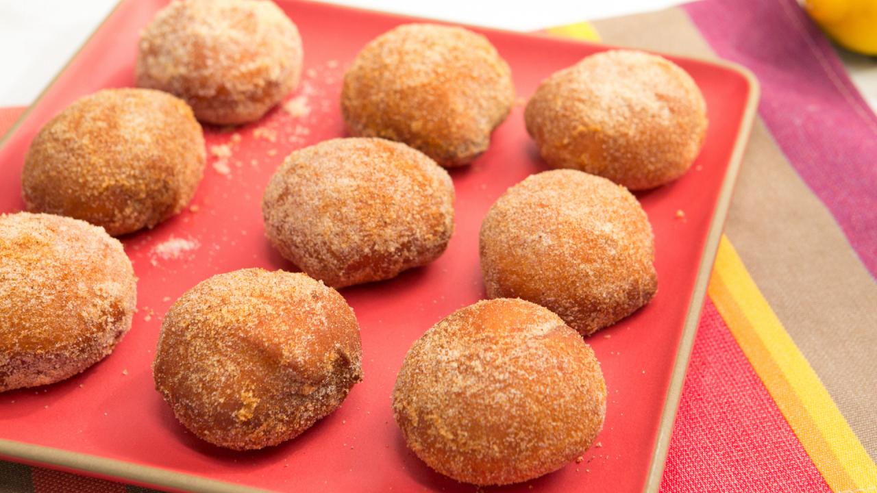 Doughnuts with Chile Sugar