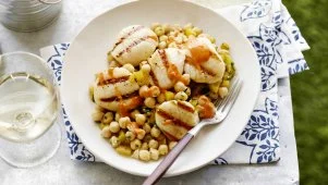 Scallops and Chickpea Salad