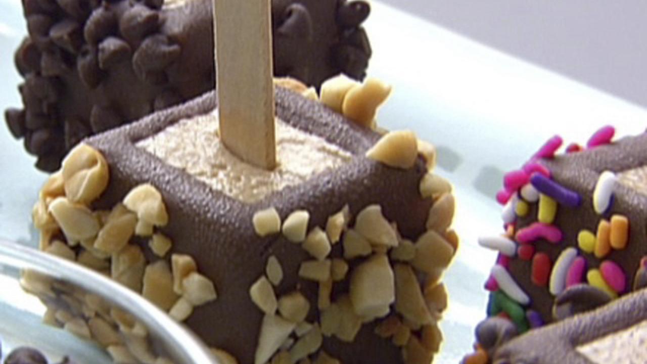 Chocolate Covered Peanut Butter Cheesecake Pops