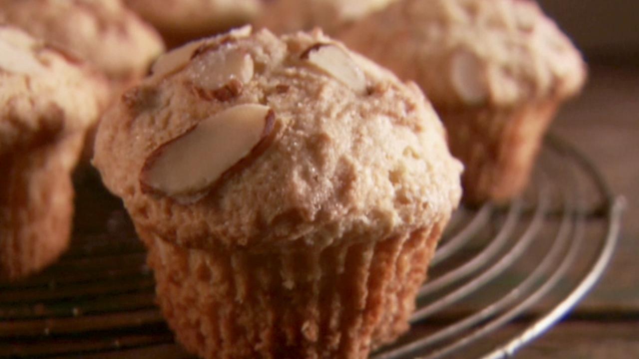 Simple Lemon Ricotta Cupcakes