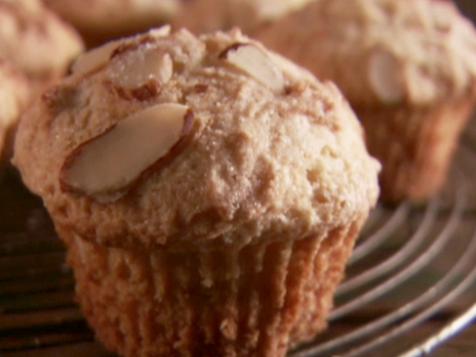 Simple Lemon Ricotta Cupcakes