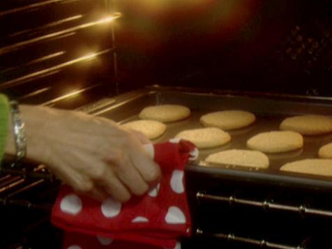 Easy Hazelnut Sandwich Cookies
