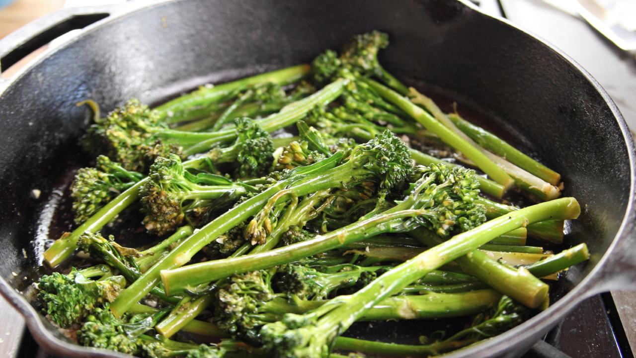Ree's Lemony Broccolini