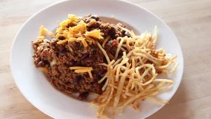 Ree's Chili Cheeseburgers