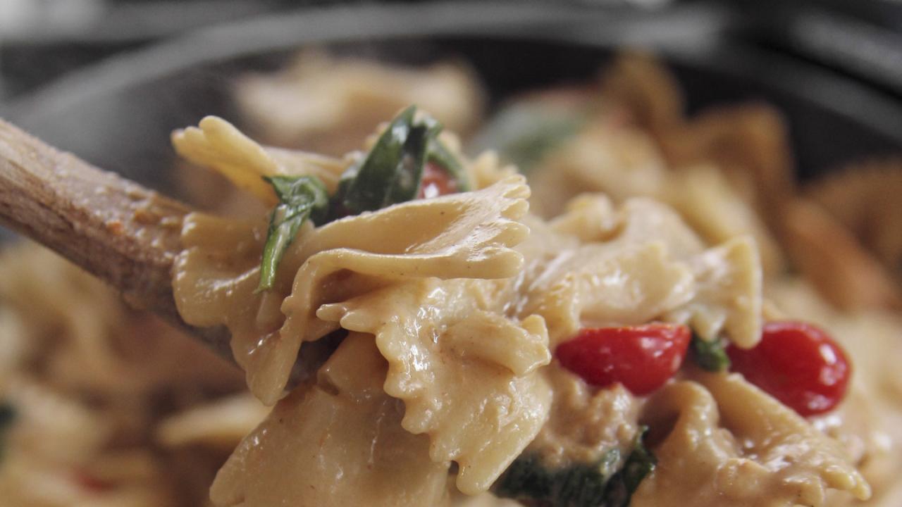 Ree's Bowtie Chicken Alfredo
