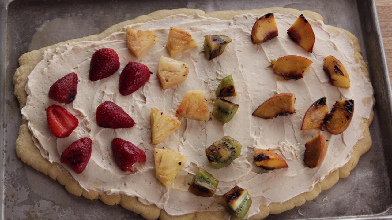 Ree's Fruit Pizza