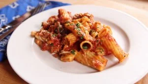Ree's Cheesy Sausage Rigatoni