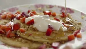 Ree's Granola Pancakes