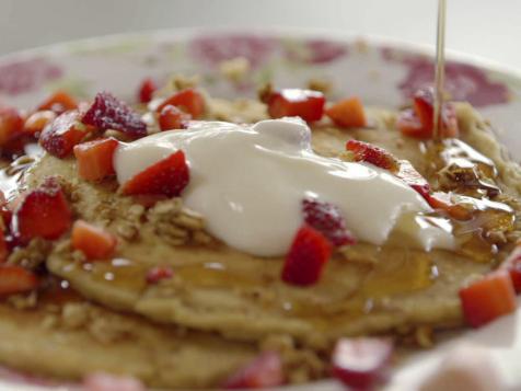 Ree's Granola Pancakes