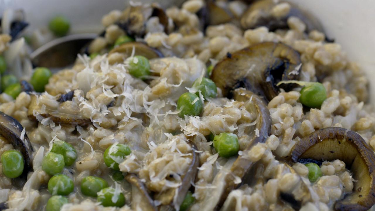 Giada's Mushroom-Pea Farrotto
