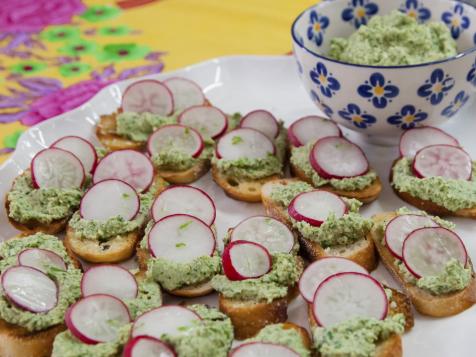 Pureed Artichoke Crostini