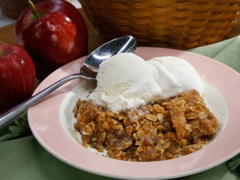 Caramel Apple Crisp