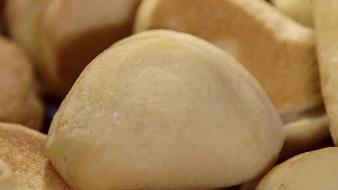 Ree's Parker House Rolls