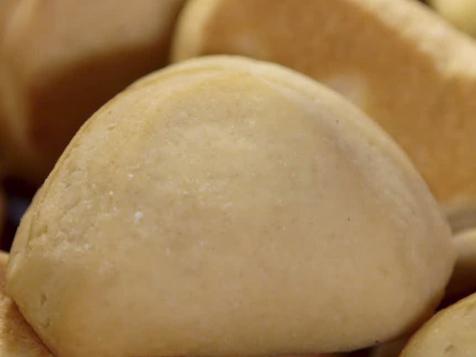 Ree's Parker House Rolls