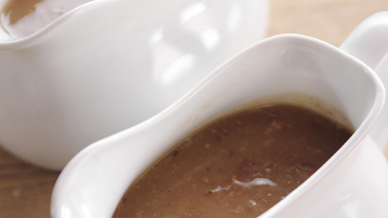 Ree's Maple-Whiskey Gravy