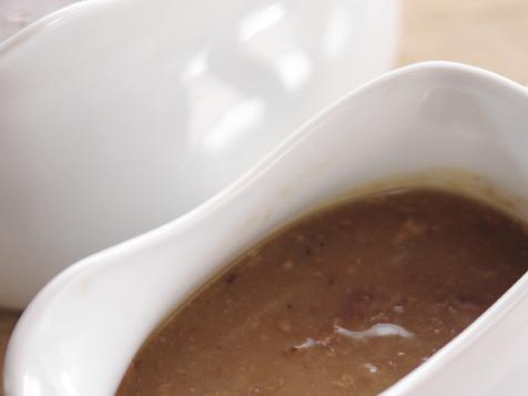 Ree's Maple-Whiskey Gravy
