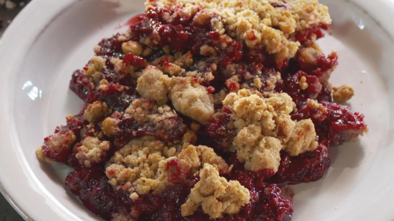 Blackberry and PB Crumble