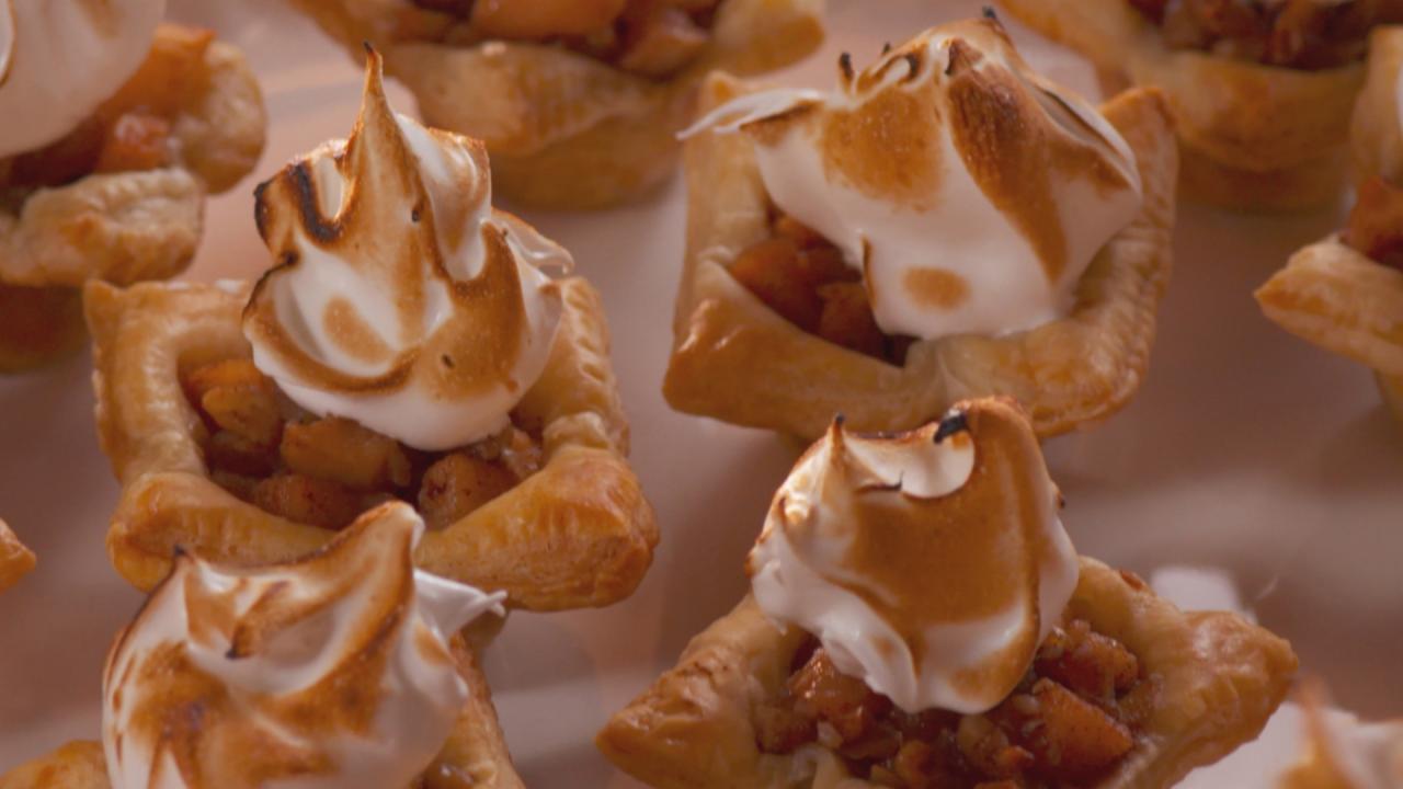 Apple Puffs with Meringue