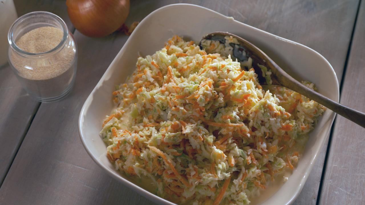 Classic Creamy Coleslaw