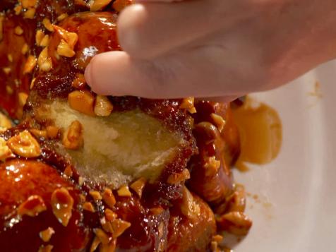 Caramel and Cashew Buns