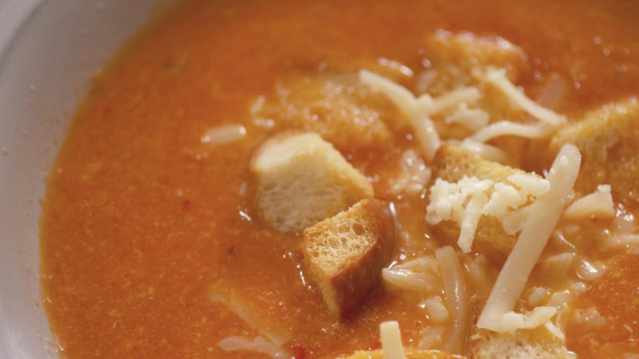 Spicy Tomato and Cheddar Soup