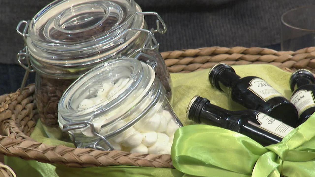 DIY Holiday Gift Baskets
