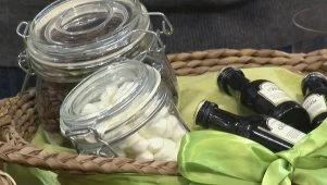 DIY Holiday Gift Baskets