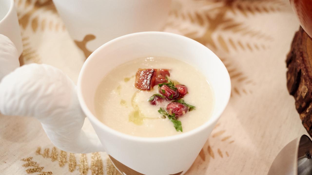 Giada's White Velvet Soup