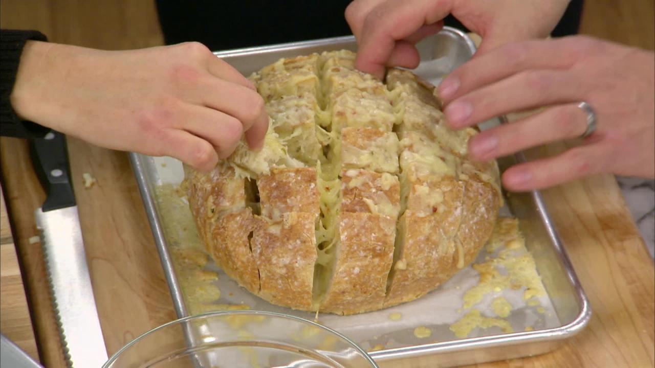 Tear-Away Cheesy Bread