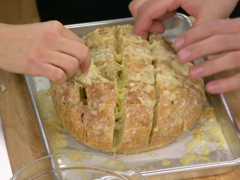 Tear-Away Cheesy Bread