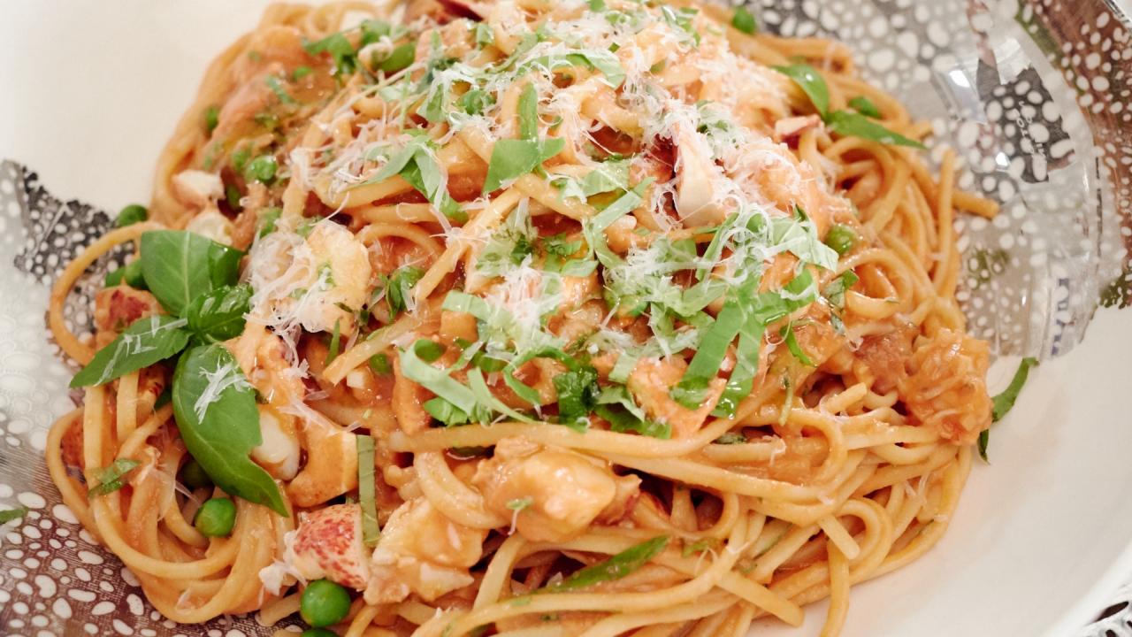 Creamy Lobster Linguine