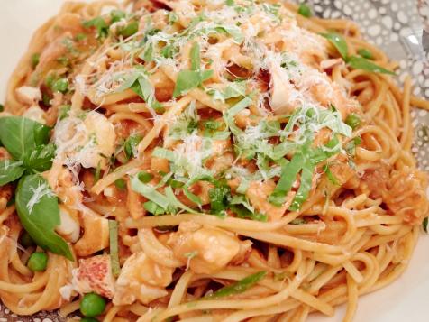 Creamy Lobster Linguine