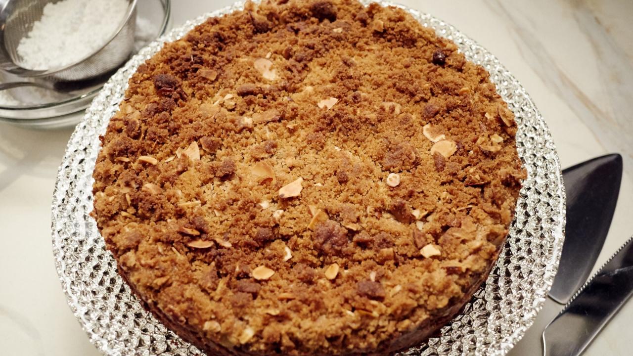 Chocolate-Almond Cheesecake