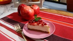 Pomegranate-Glazed Cheesecake