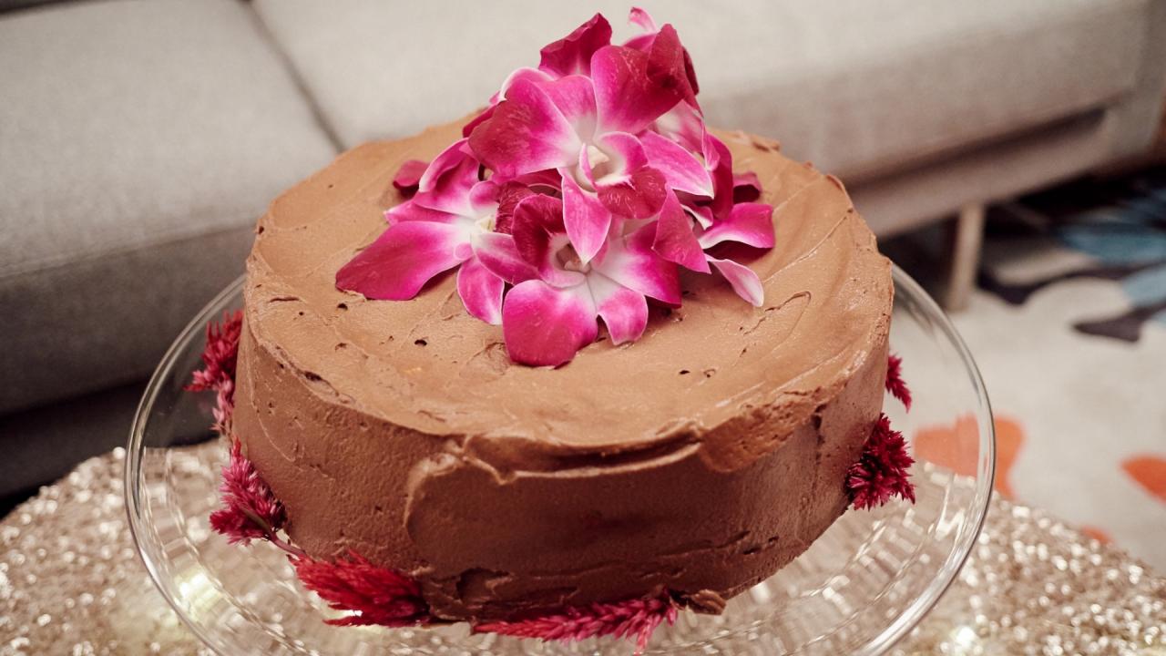 Angel Food Cake with Frosting
