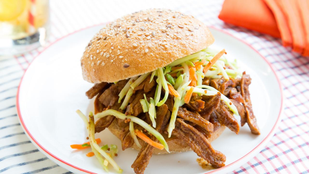 Quick Pulled Pork Sandwiches