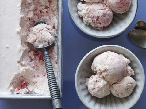 No-Churn Strawberry Ice Cream