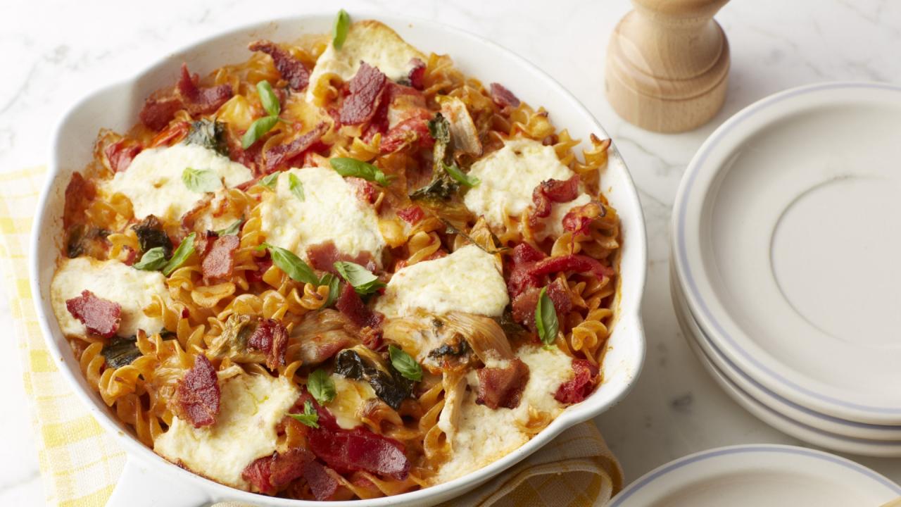 Healthy BLT Pasta Skillet