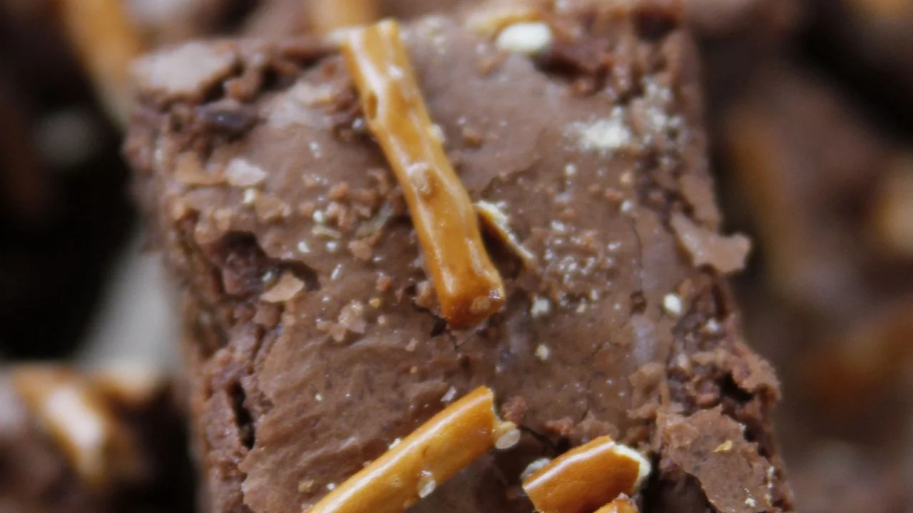 Ree's Salted Pretzel Brownies