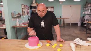 Make a Cake with Duff